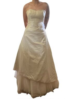 Raylia Bridal Taffata Corset Asemetrical with Exposed Crinoline Hem Size 10 NWT